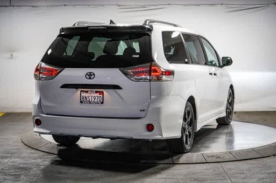 Toyota Sienna SE 2020