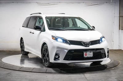 Toyota Sienna SE 2020