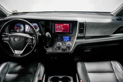 Toyota Sienna SE 2020