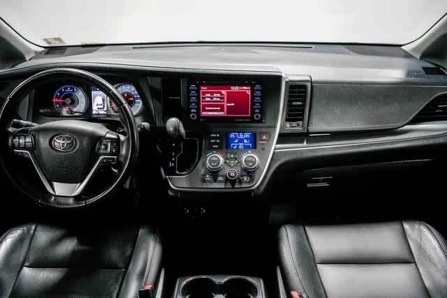 Toyota Sienna SE 2020