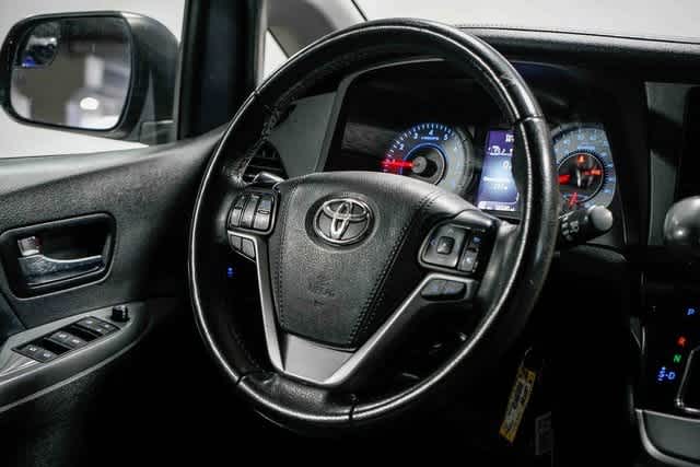 Toyota Sienna SE 2020