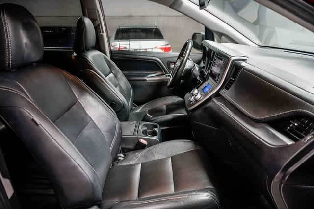 Toyota Sienna SE 2020