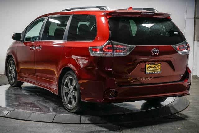 Toyota Sienna SE 2020