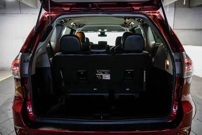 Toyota Sienna SE 2020