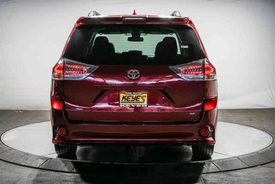 Toyota Sienna SE 2020