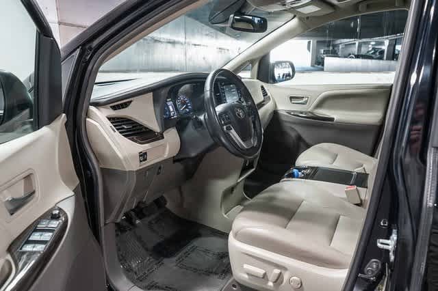 Toyota Sienna XLE 2019
