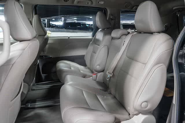 Toyota Sienna XLE 2019