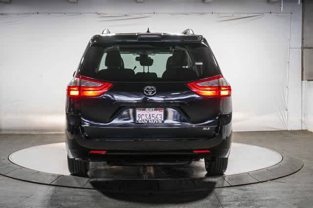 Toyota Sienna XLE 2019