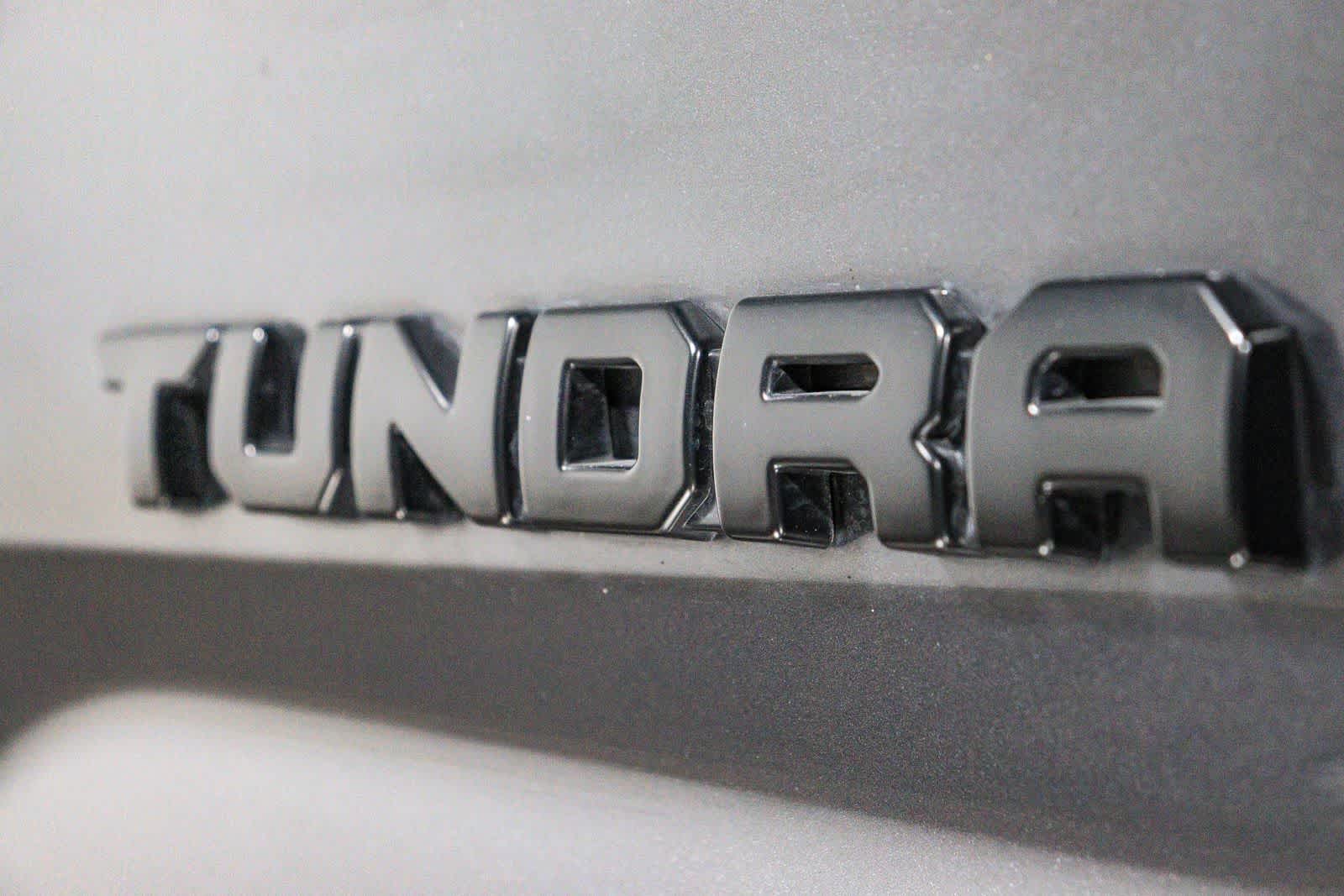 Toyota Tundra SR5 2024