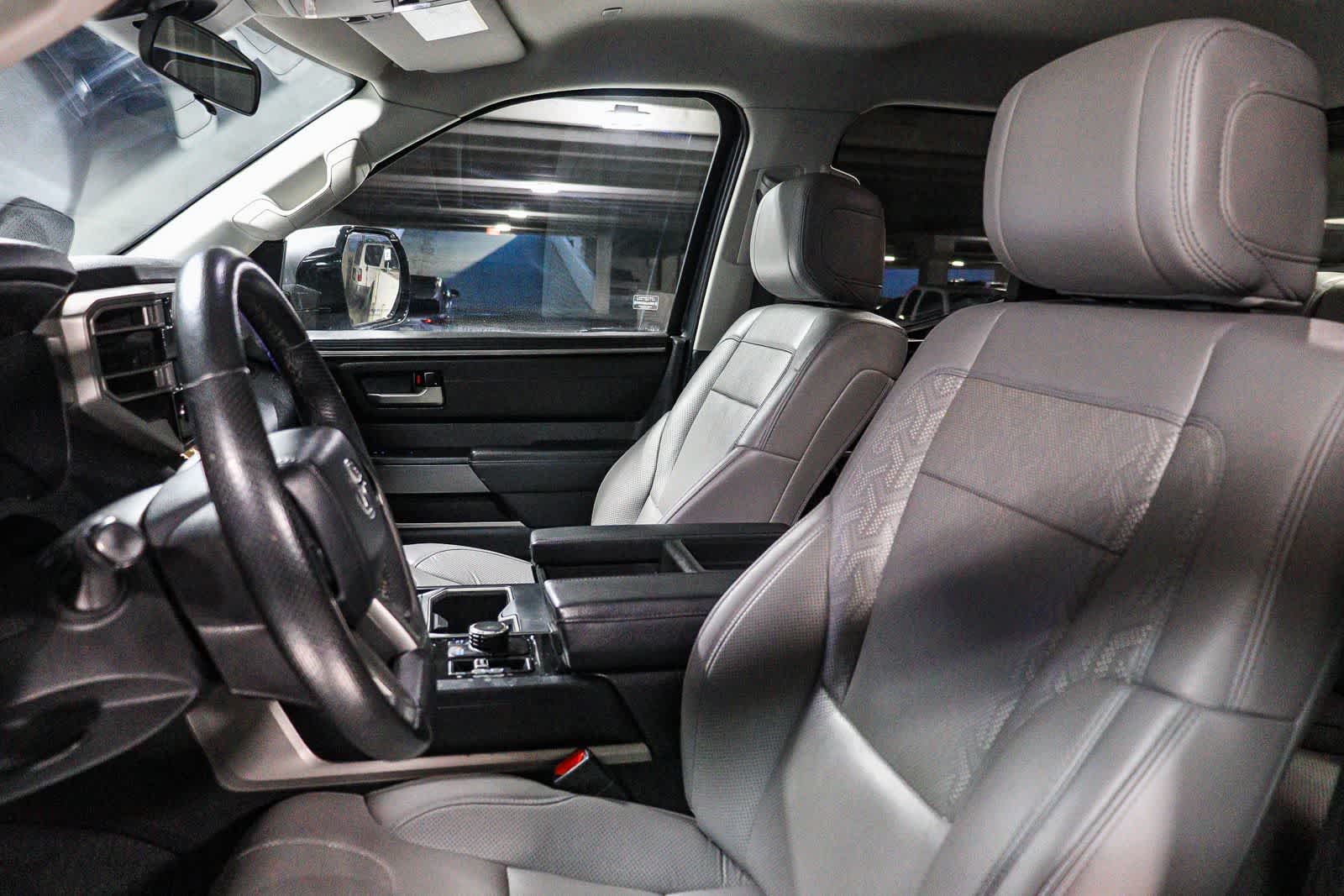 Toyota Tundra SR5 2024