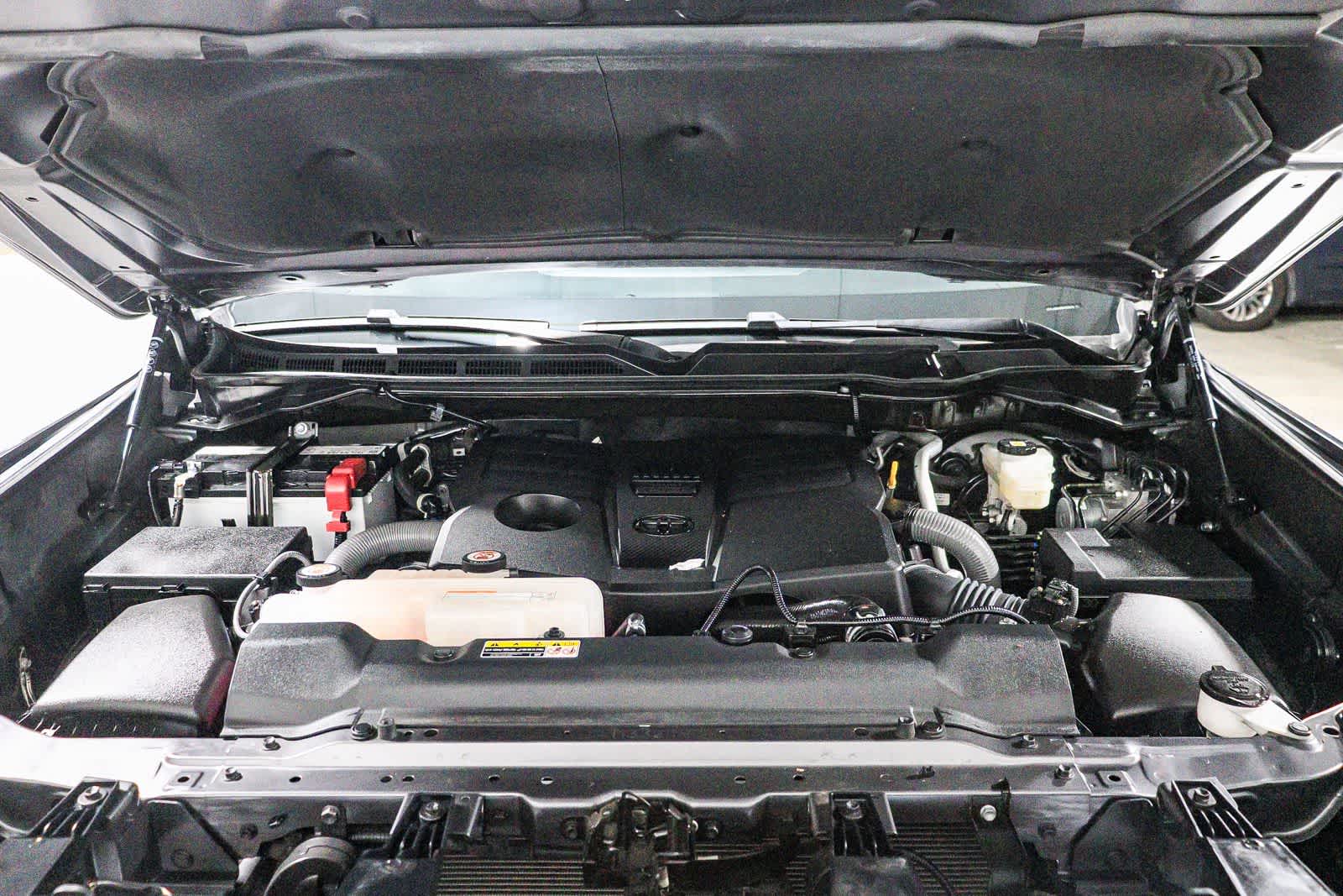 Toyota Tundra SR5 2024