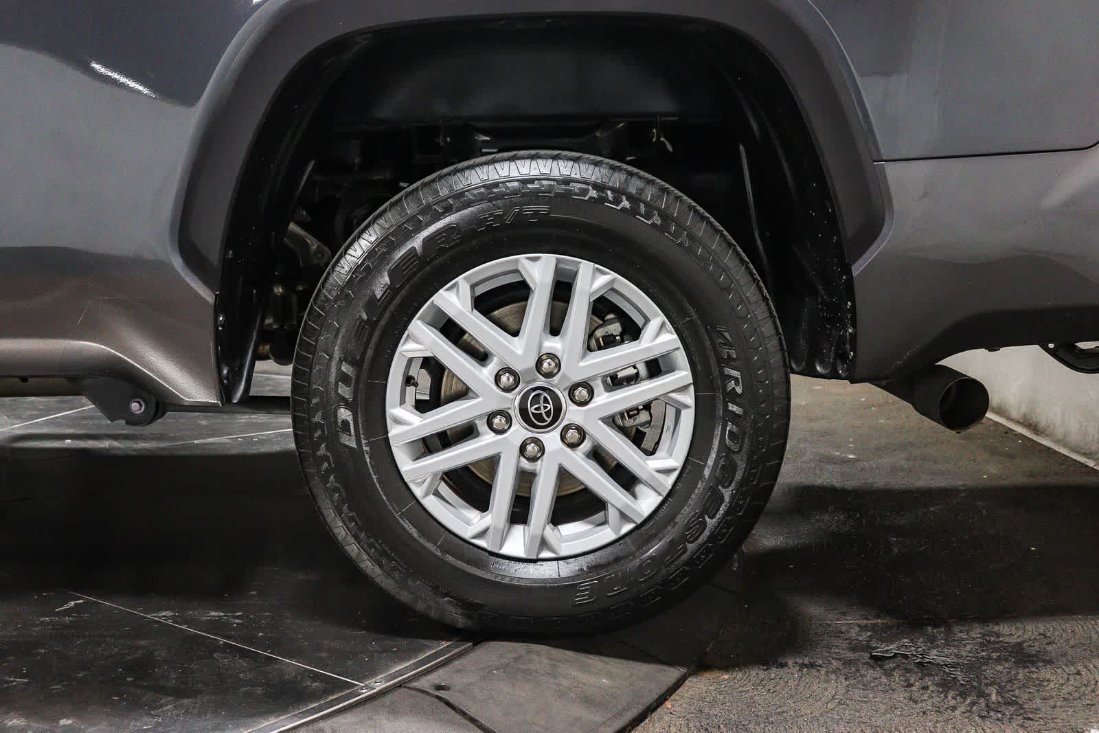 Toyota Tundra SR5 2024
