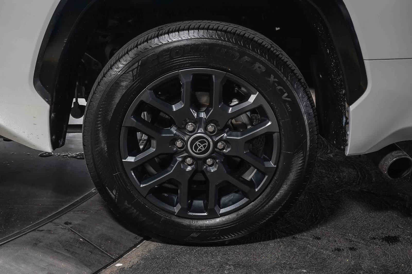 Toyota Tundra Platinum Hybrid 2023