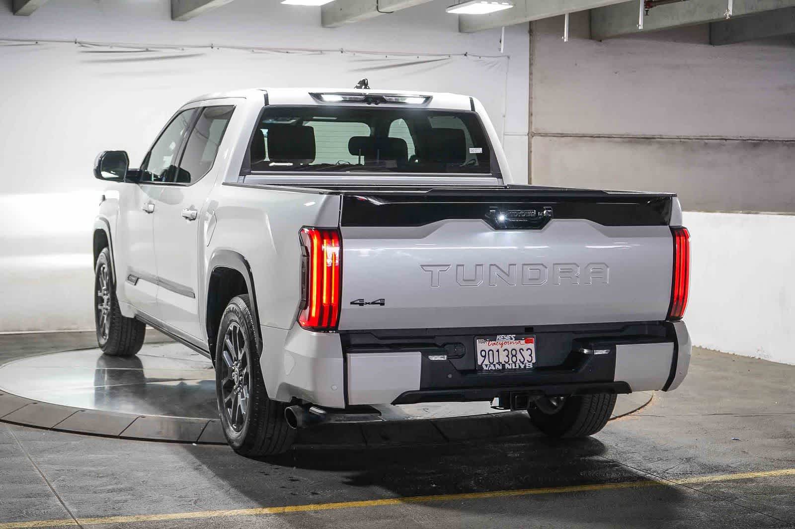Toyota Tundra Platinum Hybrid 2023