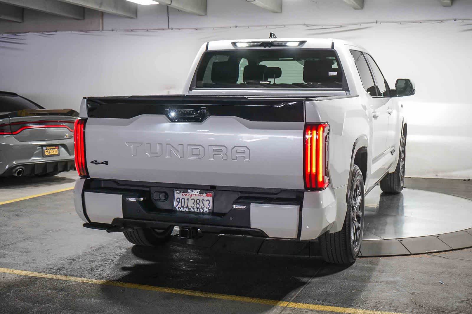 Toyota Tundra Platinum Hybrid 2023