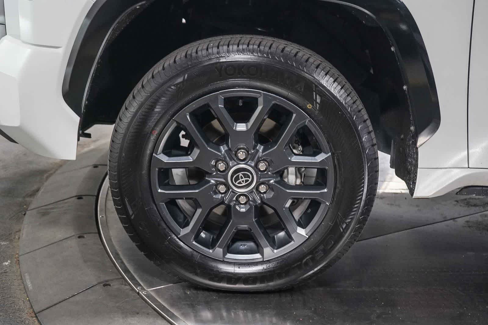 Toyota Tundra Platinum Hybrid 2023