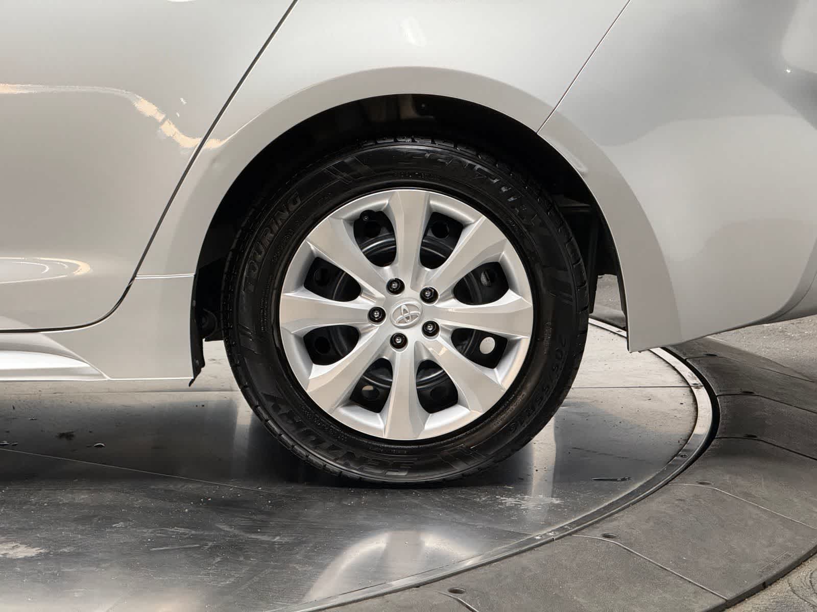 Toyota Corolla LE 2024