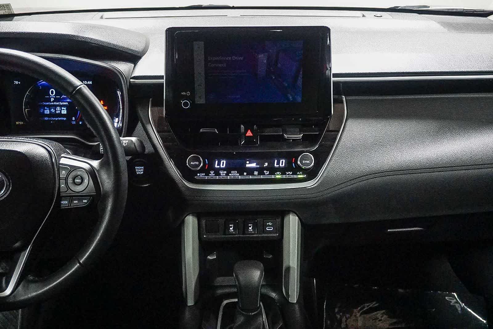 2025 Toyota Corolla Cross XLE