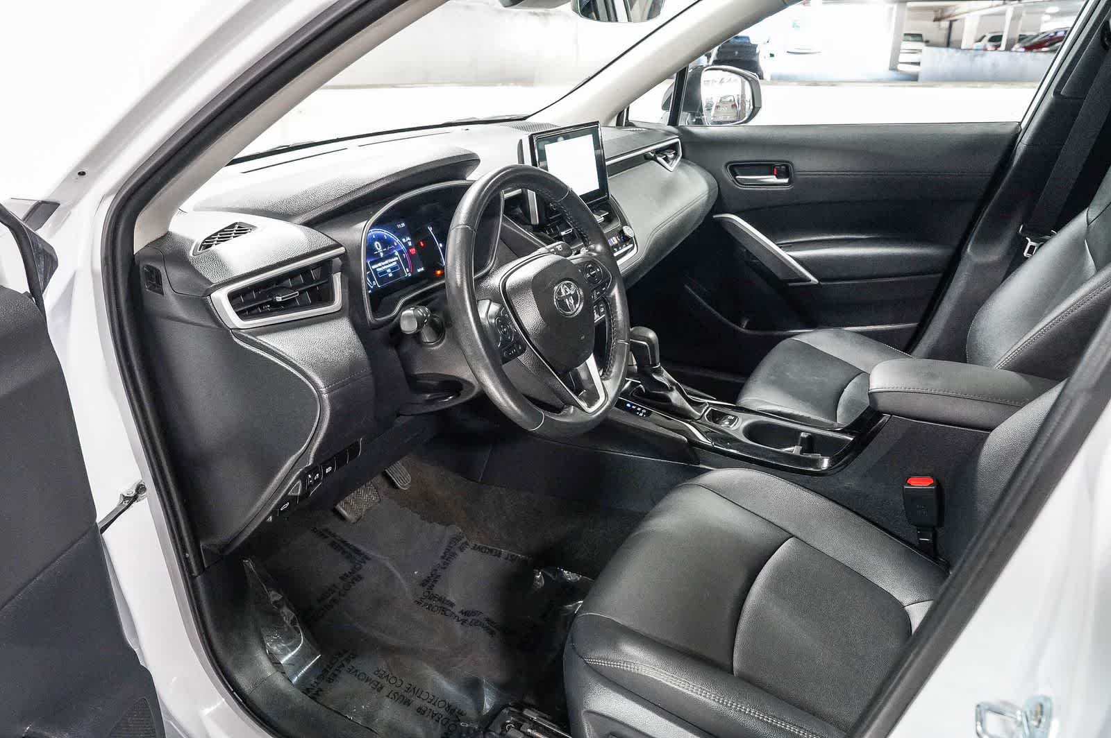 2025 Toyota Corolla Cross XLE