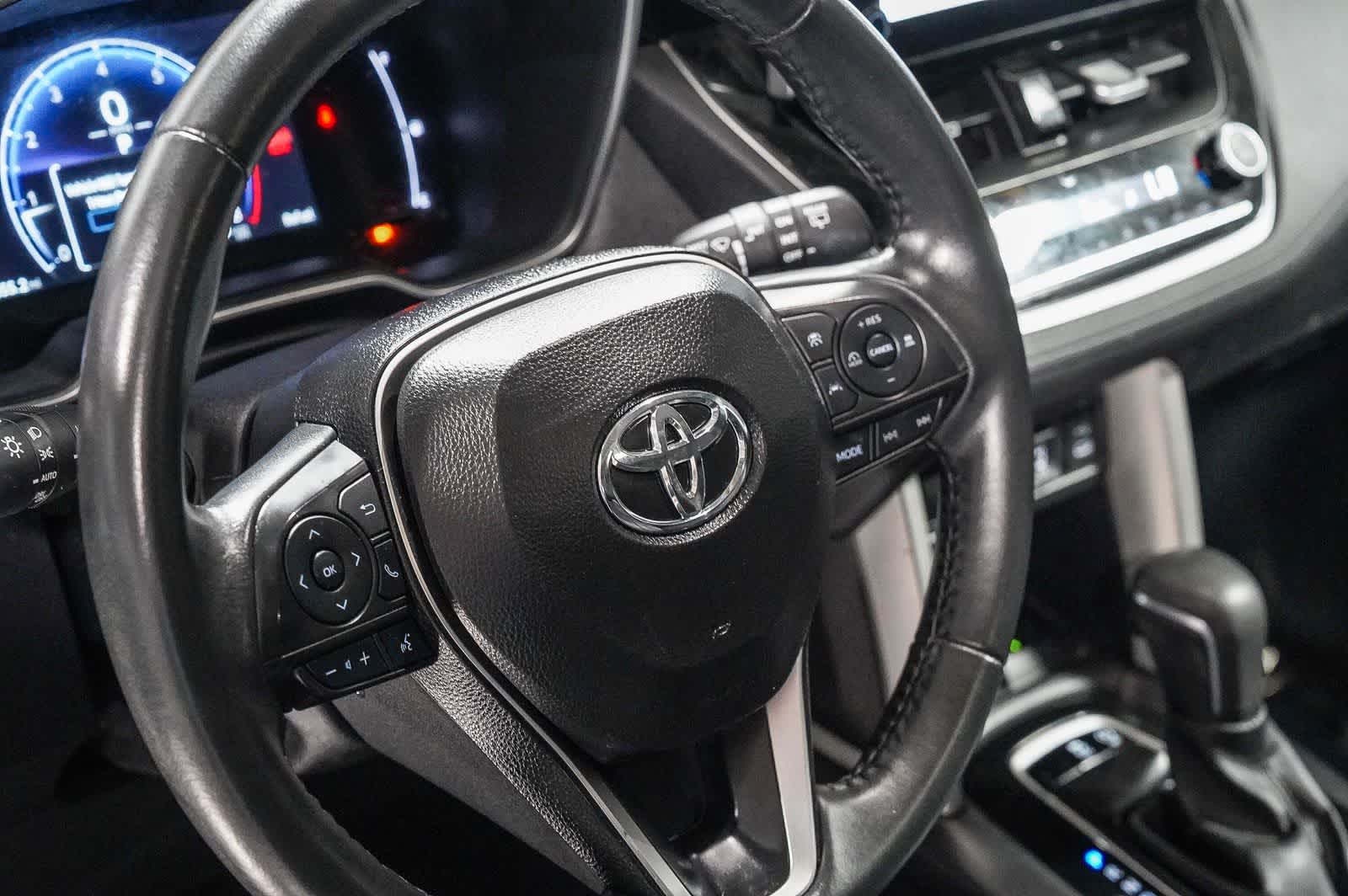 2025 Toyota Corolla Cross XLE