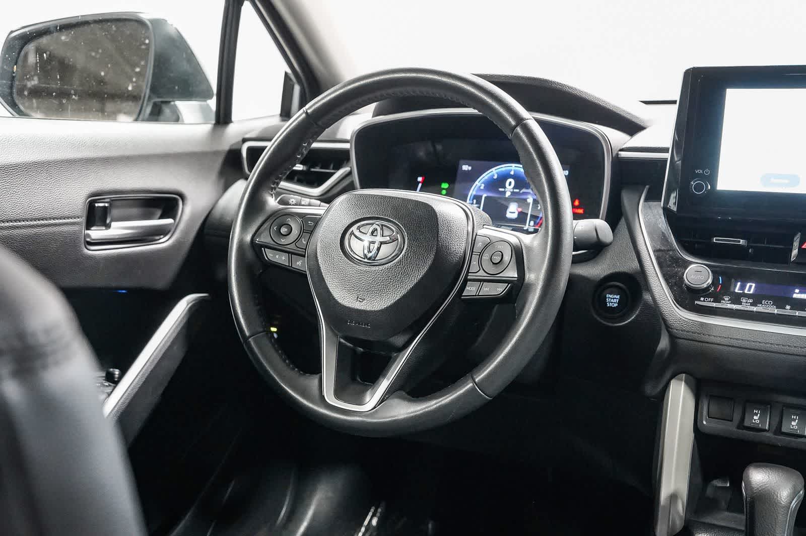 2025 Toyota Corolla Cross XLE