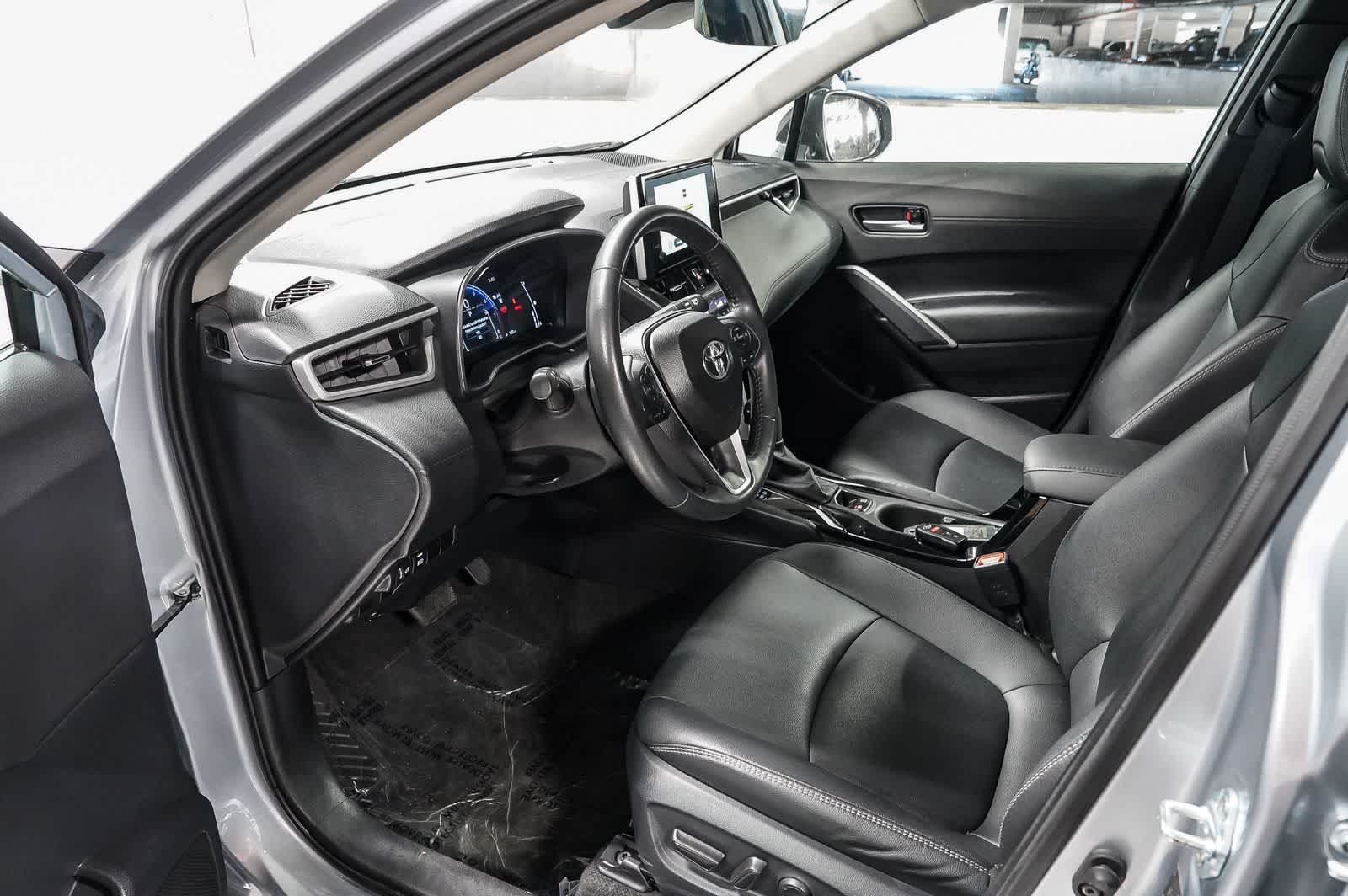 2025 Toyota Corolla Cross XLE
