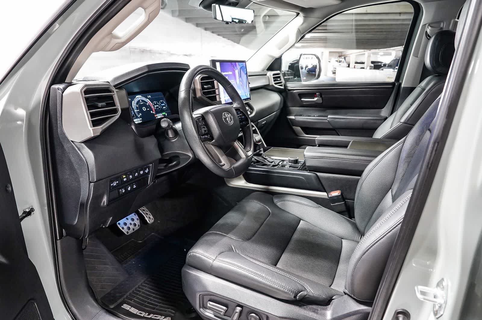 Toyota Sequoia SR5 2024