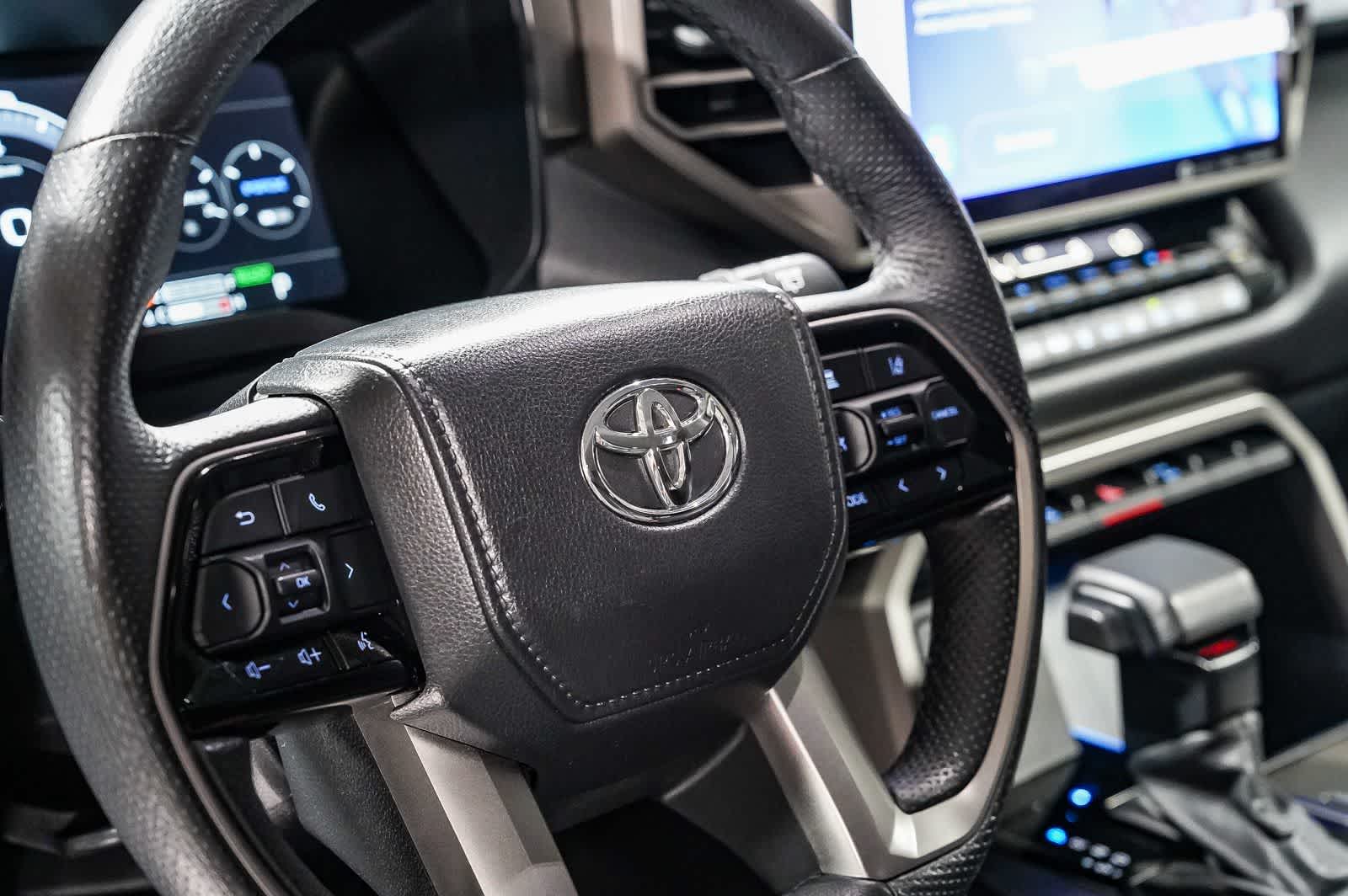 Toyota Sequoia SR5 2024