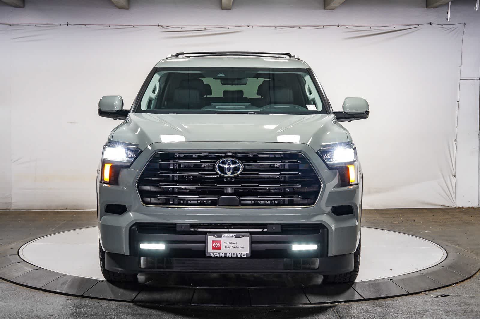 Toyota Sequoia SR5 2024