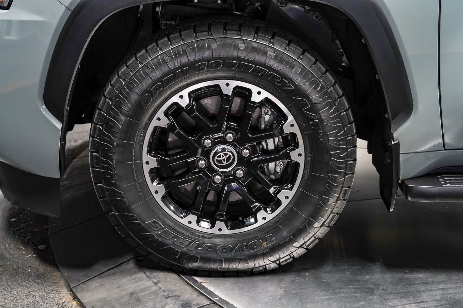 Toyota Sequoia SR5 2024