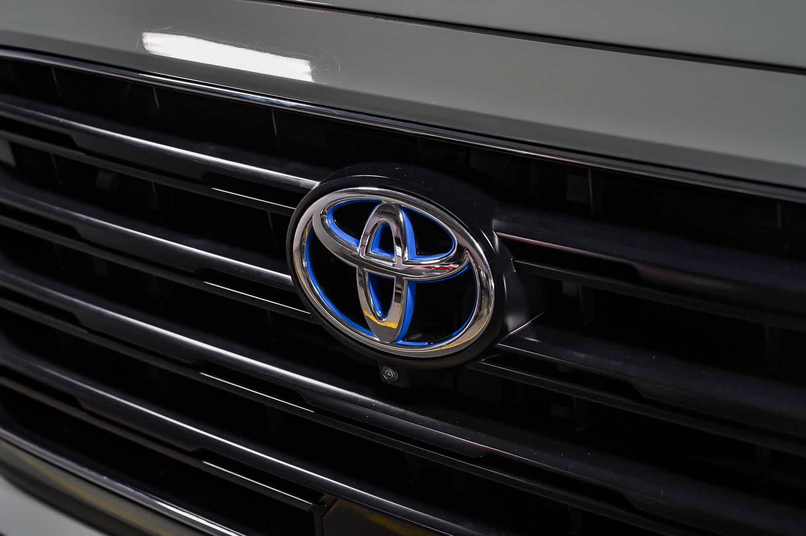 Toyota Sequoia SR5 2024