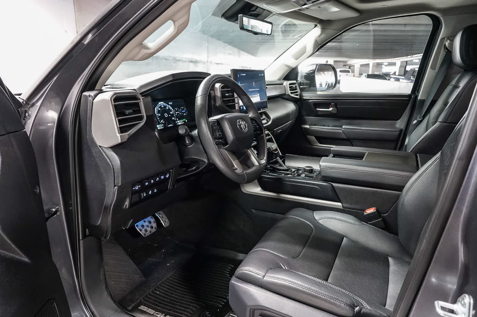 Toyota Sequoia SR5 2024