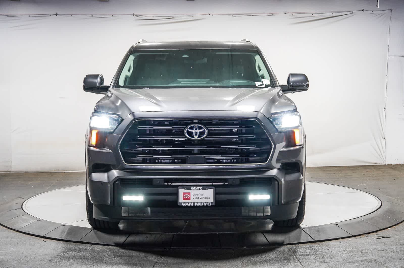 Toyota Sequoia SR5 2024
