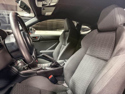 Toyota GR86 2022 con cambio manual (nacional)