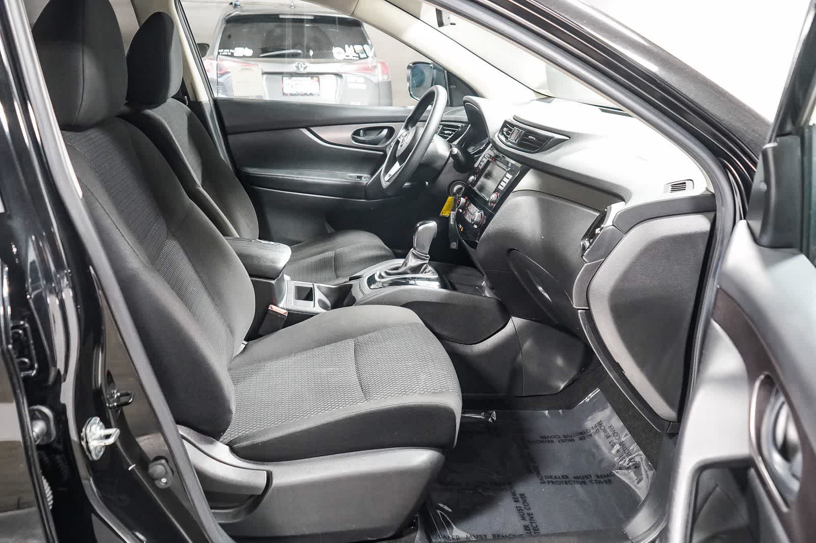 Nissan Rogue Sport S 2019