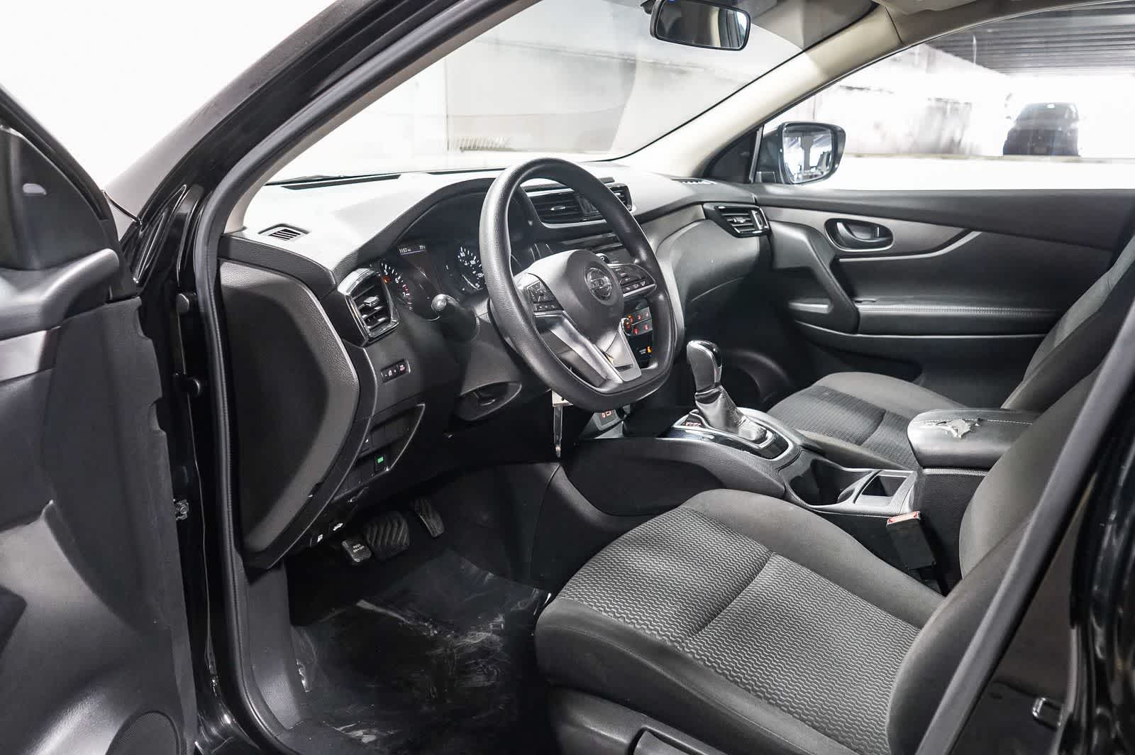 Nissan Rogue Sport S 2019