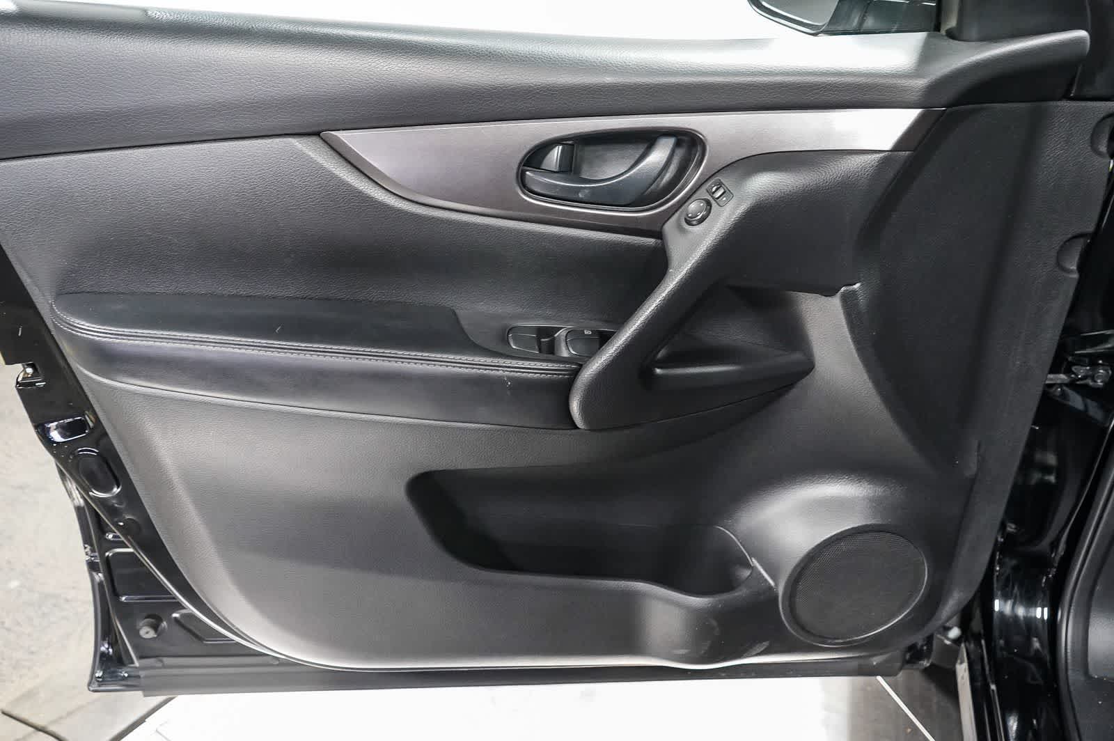 Nissan Rogue Sport S 2019