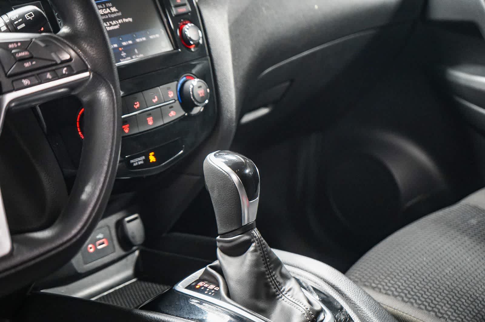 Nissan Rogue Sport S 2019