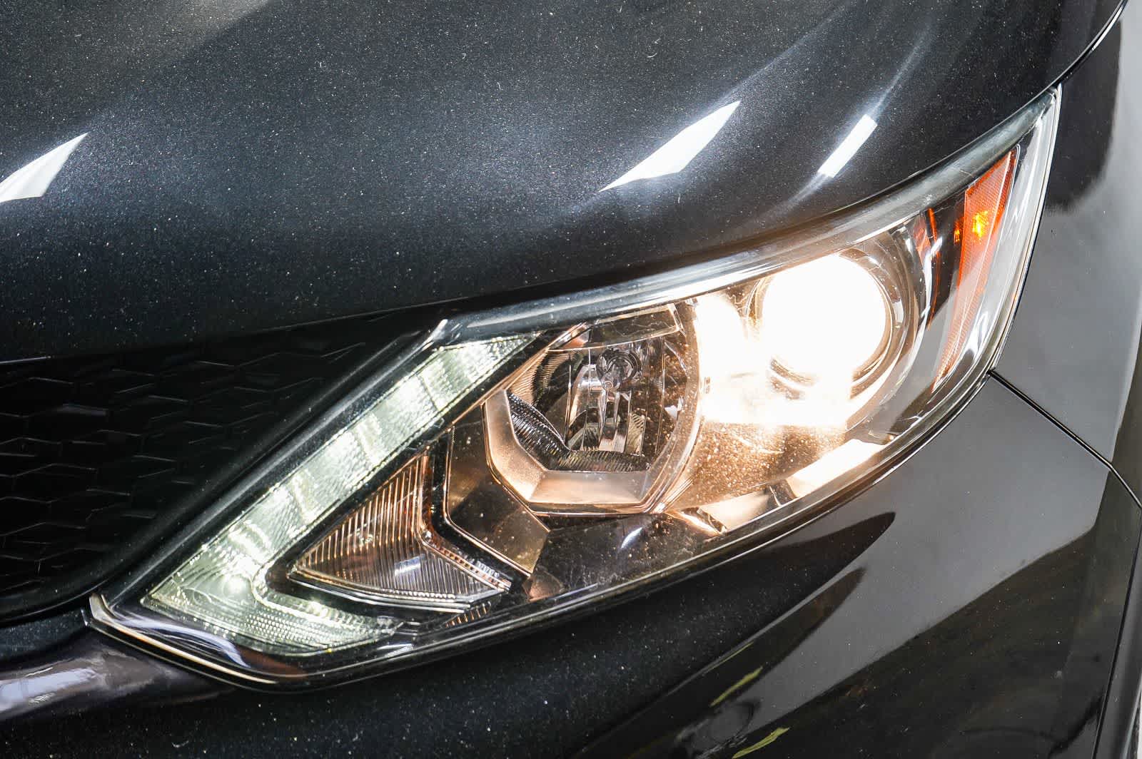 Nissan Rogue Sport S 2019