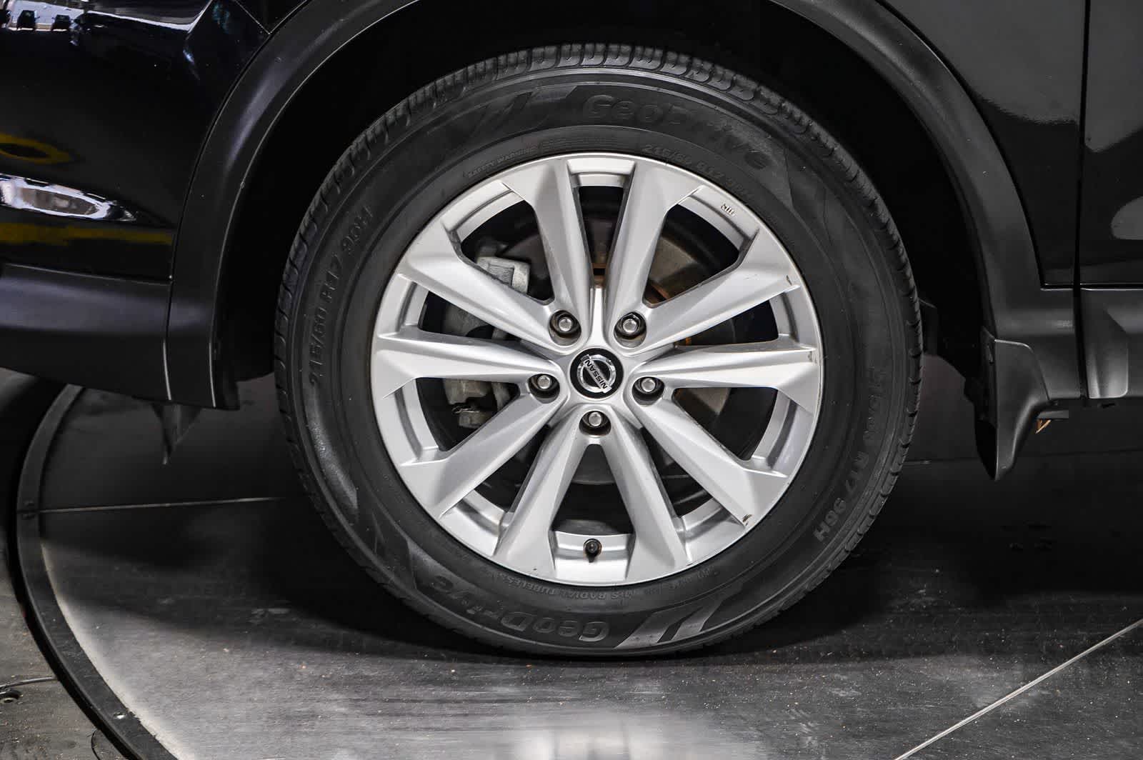 Nissan Rogue Sport S 2019