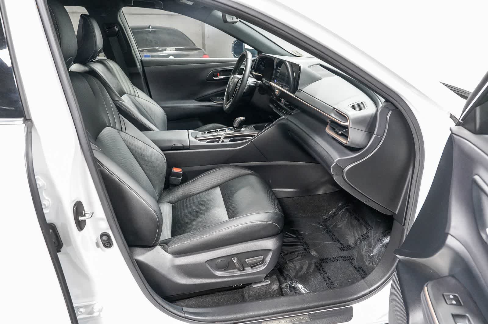 Toyota Crown XLE 2023
