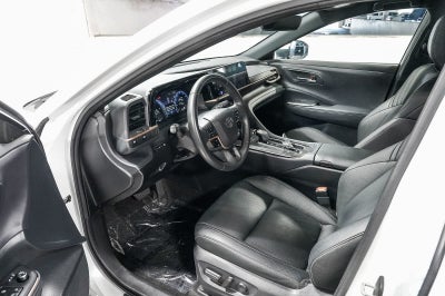 Toyota Crown XLE 2023