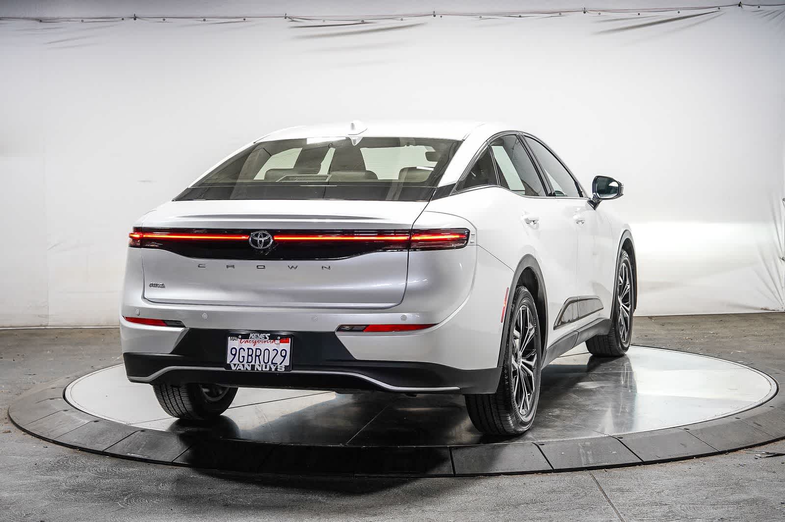 Toyota Crown XLE 2023