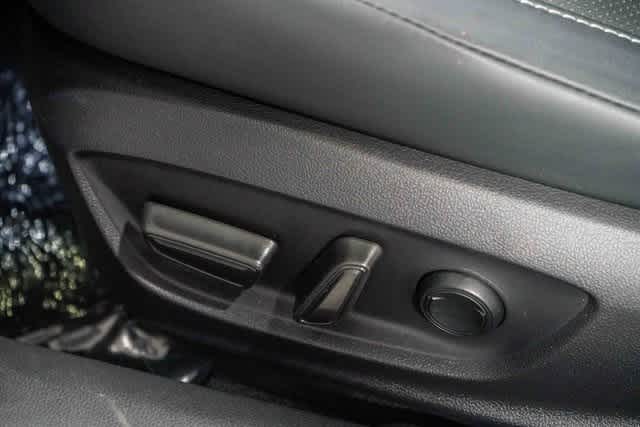 Toyota Prius Limited 2023