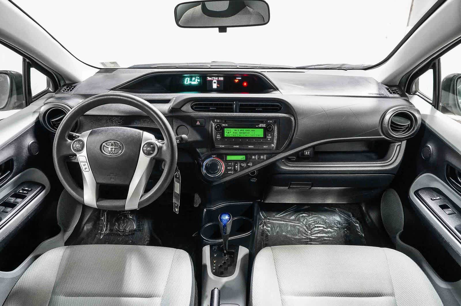 Toyota Prius c One 2013