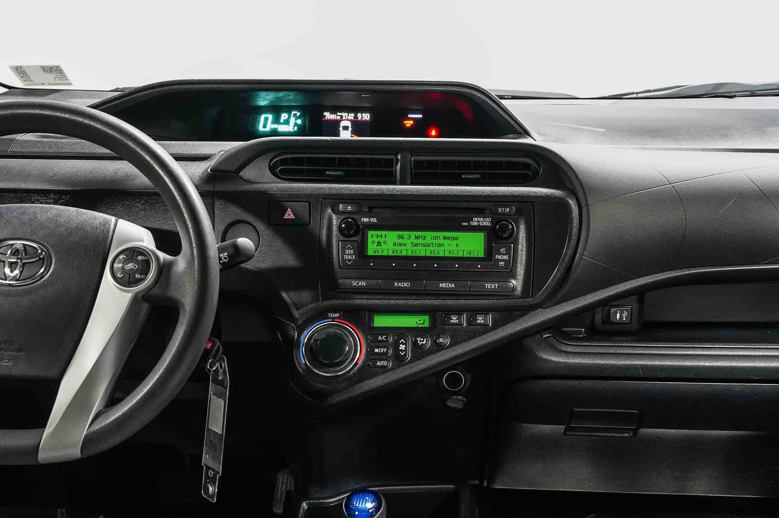 Toyota Prius c One 2013