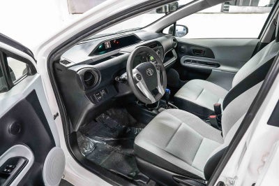 Toyota Prius c One 2013