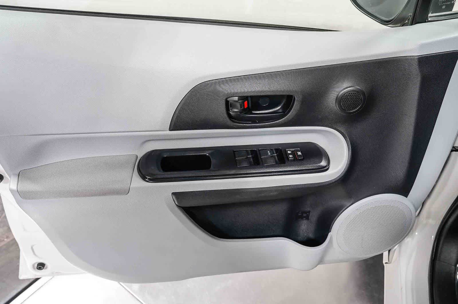 Toyota Prius c One 2013