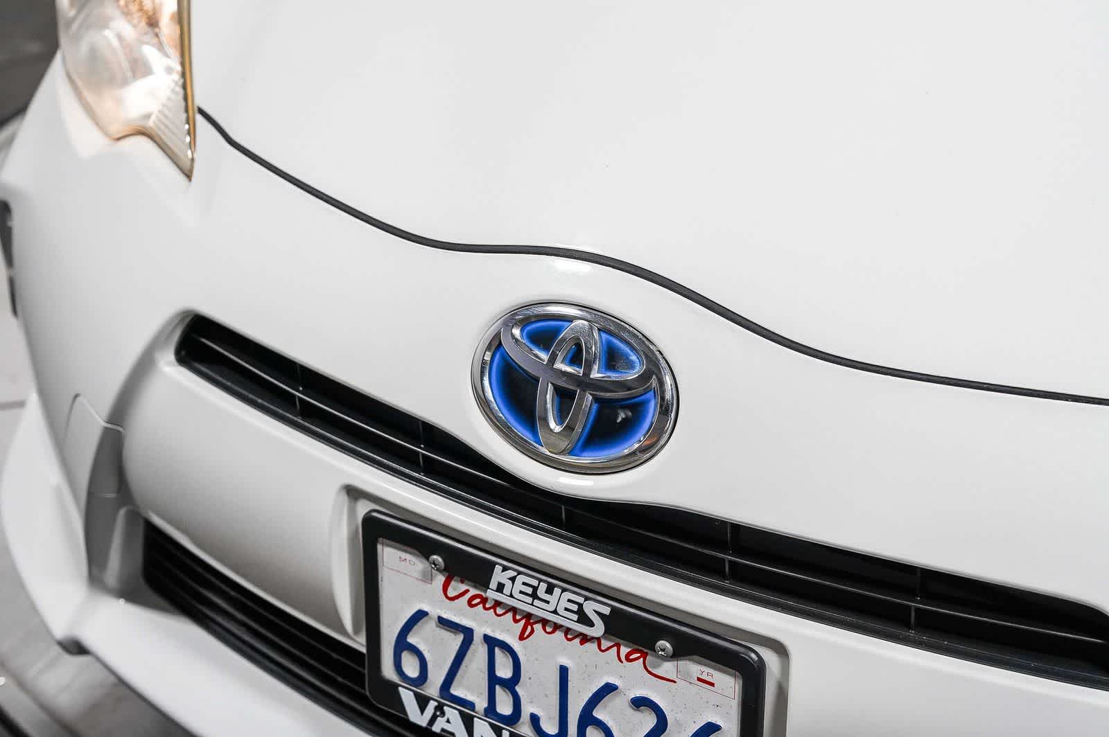 Toyota Prius c One 2013
