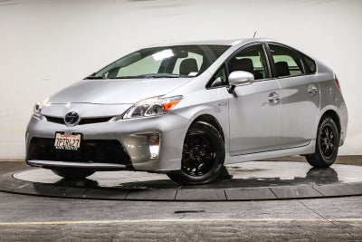 Toyota Prius Two 2015